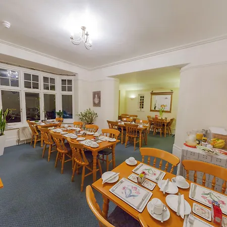 Gatwick Turret Guest House-3